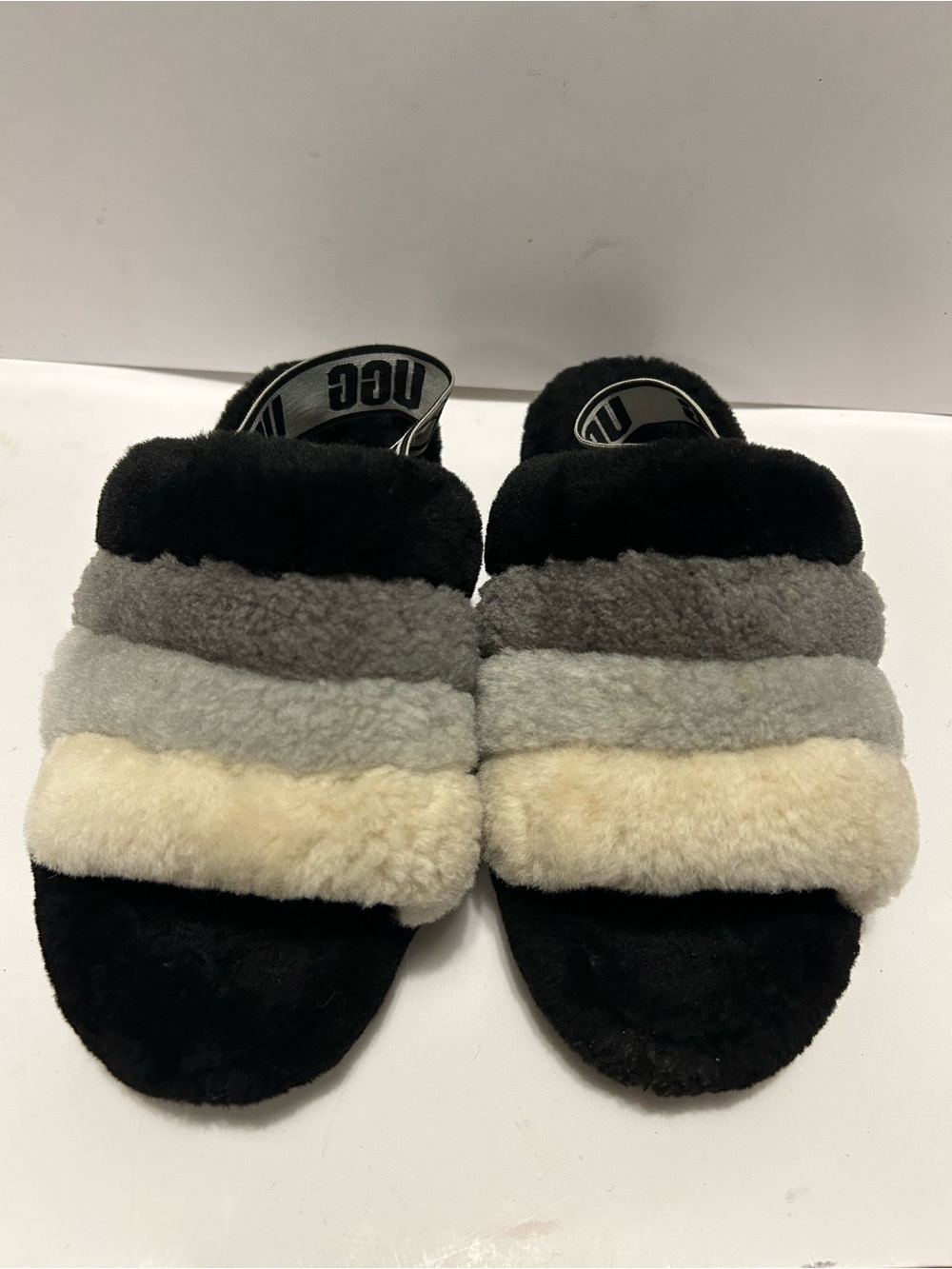 UGG Fluff Multi-Stripe Shearling Slide - Black/Grey/Cream Size6